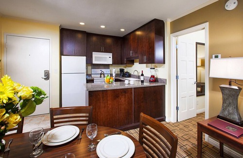 Solana Beach Resort | Winners Circle Resort, kitchen, pool, near beaches, tennis, 24/7 front desk