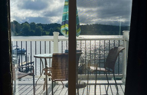 Wolfeboro Apartment | Winni lakefront room @ Windrifter Yacht Club