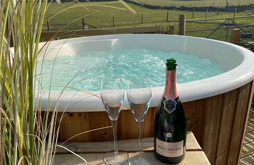 Newton Grange House | WINNOW BARN - beautiful accommodation for 8 guests with 4 en-suite bedrooms.