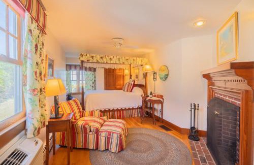 Harwich Port Hotel | Winstead Beach Resort