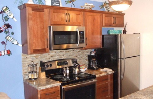 Port Clinton Condo | WINTER RENTERS ACCEPTING, POOL CLOSES OCT 6,n BEAUTIFUL CONDO ON LAKE ERIE,