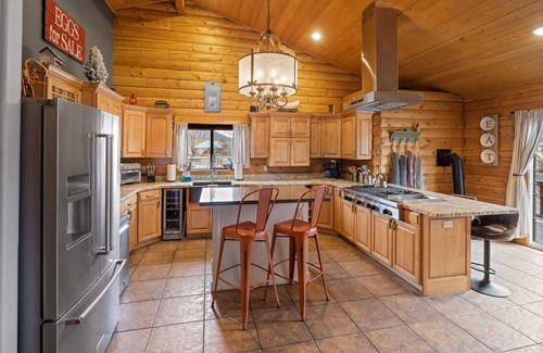 Baderville Cabin | Winter Retreat - Snow Bowl - Dog Friendly, Hot Tub, Game Room, Fire Pit