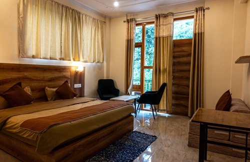 Bhagsu Nag Hotel | Winter Stone
