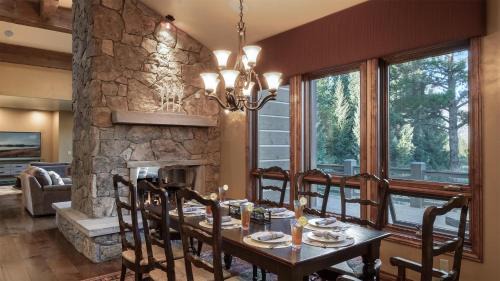 Breckenridge House | Winterfell Estates