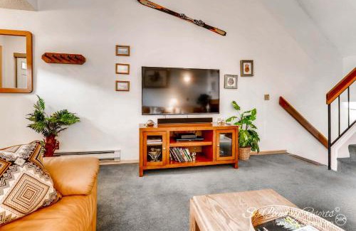 Four O'Clock House | Winterpoint 4 by Ski Country Resorts