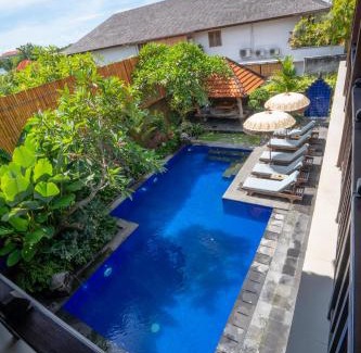 Batu Bolong House | Wiras Village