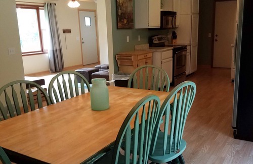 Adams County House | Wisconsin Dells Family Getaway - 'Sunflower' at Spring Lake/'100 Acre Woods'