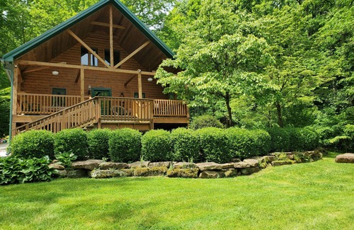 Eckerty Cabin | Wise Old Owl Cabin 5Star Family Fantastic Nov avail Polar Exp Train French Lickn