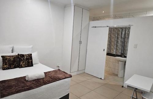 Greater Johannesburg Metropolitan Area House | WiseStar Guest House