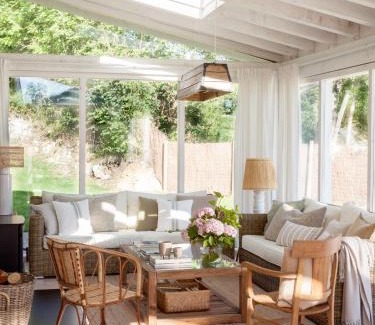 Lamadrid House | Wishome-Preciosa cuadra rehabilitada con chimenea y piscina climatizada