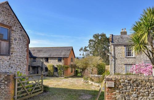 Axminster House | Wisteria Cottage
