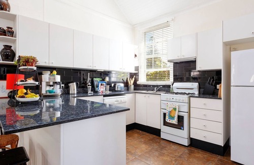 Tea Gardens Cottage | Witt’s Oasis | Two traditional Tea Gardens cottages