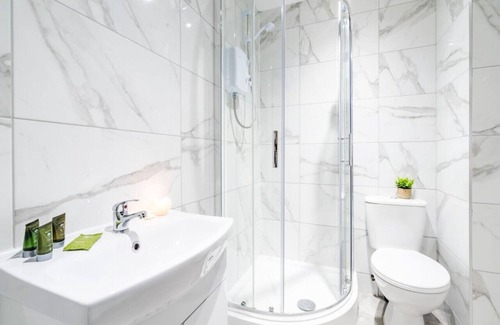 Forest Fields Apartment | Wiverton Apt #5 - Central Location - Free Parking
