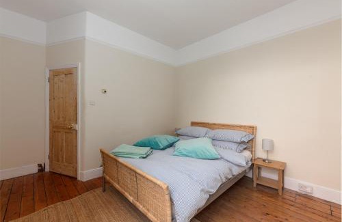 Shaftesbury Apartment | Wix's Lane