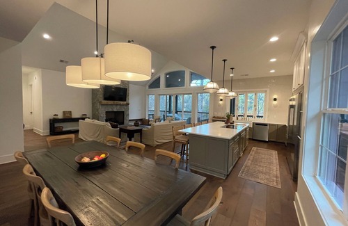 The Arbor House | Wkd Escape, Stunning! New, custom home on Lake James, offering early check-in!