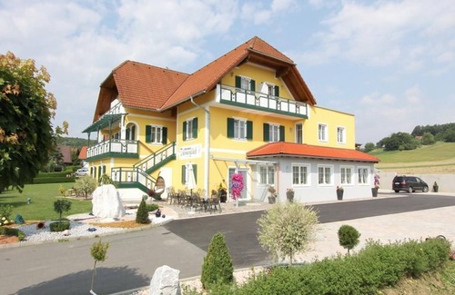 Unterlamm Apartment | Wohlfühl-kuschelzimmer 3 Pers. - Hotel-garni Thermenglück