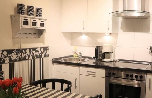 Gueby Apartment | Wohnung Black and White - Hof Eckhorst