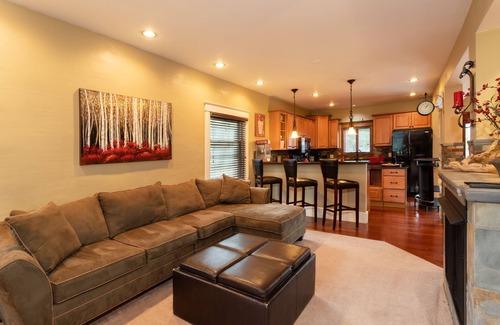 Ellicottville House | Wolf's Den