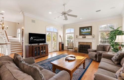East Beach House | Wolfe Cottage - 2225 Bruce Drive