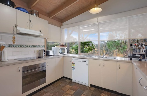 Goughs Bay House | Wollondilly - Mansfield - Sleeps 10