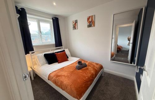 Yaxley Apartment | Wolseley-5 Bedroom 2 Bath Sleeps 8 Ideal for Contractors