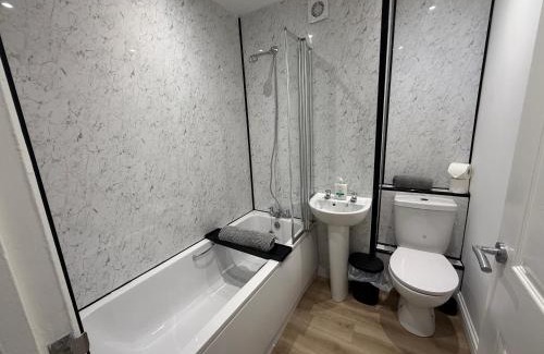 Yaxley Apartment | Wolseley-5 Bedroom 2 Bath Sleeps 8 Ideal for Contractors