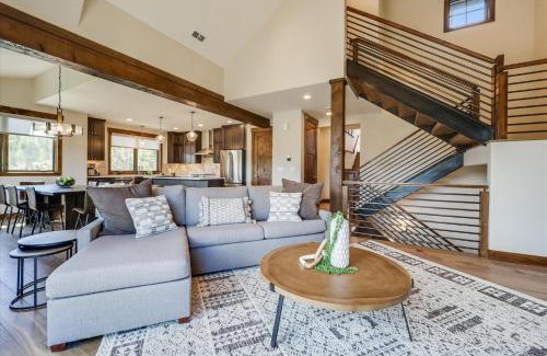 The Highlands House | Wolverine Lookout townhouse