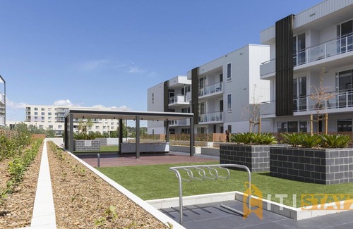 Phillip Apartment | Wonder in Woden - 2 bd 2bth Apt