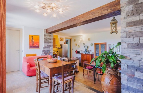 Velva Villa | Wonderful private villa for 14 people with WIFI, TV, patio, pets allowed and parking