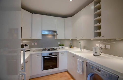 Cantelowes Apartment | Wonderful 2 Bedroom in Quiet Area near Camden Square