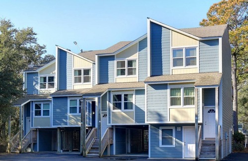 Duck Condo | Wonderful 2BD 2BTH in Duck, Outer Banks - steps from the beach