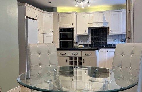 Newry House | Wonderful 4-bedroom house in Newry Central
