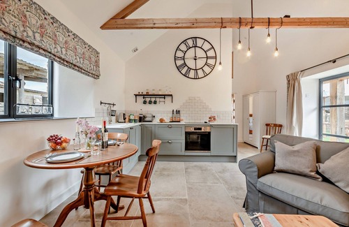 Chipping Norton Cottage | Wonderful barn conversion Dog Friendly - Rabbit