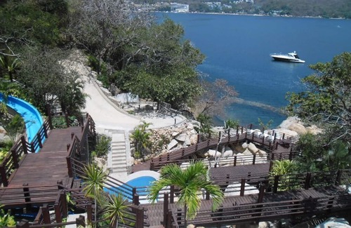 Punta Diamante Apartment | Wonderful Condominium Next to the Banyan Tree Hotel with Beach and private dock