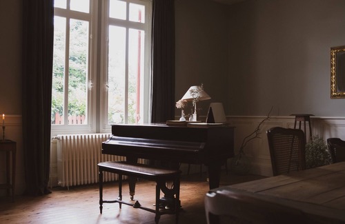 Eynesse House | Wonderful family house near the river