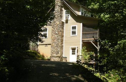 Sautee Nacoochee Cabin | Wonderful home on river w hot tub, tubes, kayaks slide into river gt. fishing