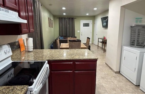 Rose Park House | Wonderful House close to airport