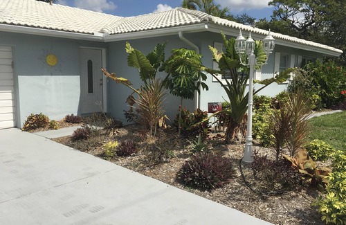 Yacht Club Villa | Wonderful, newly renovated, in the very desirable Yacht Club neighborhood