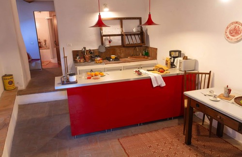 Pergine Valdarno House | Wonderful private villa with A/C, hot tub, WIFI, TV, pets allowed and parking, close to Arezzo