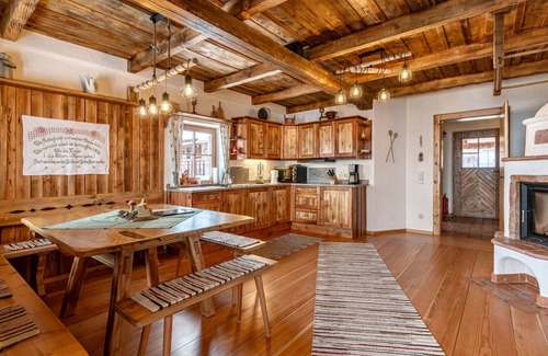 Greifenburg House | Wonderful private villa for 10 people with WIFI, TV, patio and pets allowed