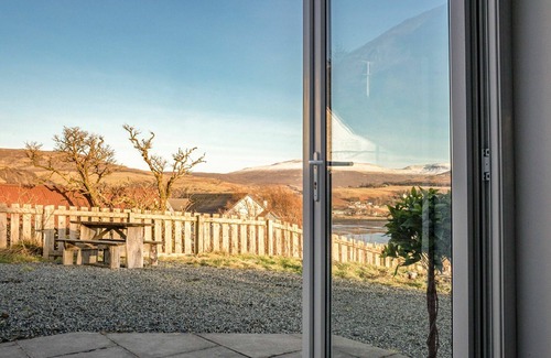 Bornesketaig House | Wonderful private villa for 6 people with TV and parking