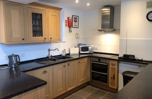 East Lewiston House | Wonderful private villa for 4 guests with WIFI, TV, terrace and pets allowed