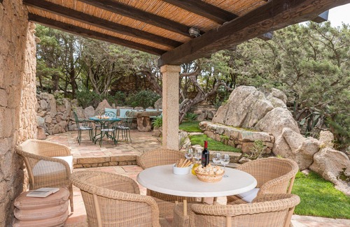 Capriccioli Villa | Wonderful private villa for 6 people with WIFI, A/C, private pool, TV, terrace and pets allowed