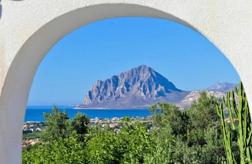Valderice Villa | Wonderful private villa with A/C, private pool, hot tub, WIFI, TV, terrace and panoramic view
