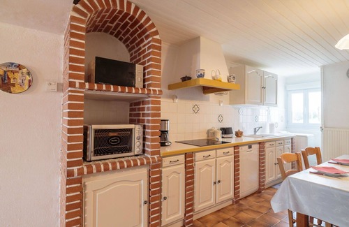 Berneuil Villa | Wonderful private villa for 4 guests with WIFI, TV, terrace and pets allowed