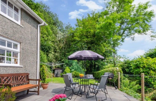 Llanfair Caereinion House | Wonderful private villa for 4 people with TV, patio and parking