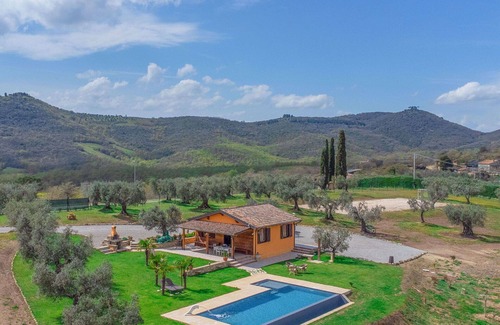 Panicale House | Wonderful private villa for 4 people with WIFI, private pool, A/C, TV and balcony