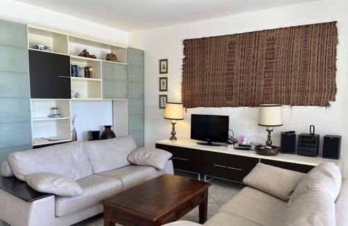 Artallo Villa | Wonderful private villa for 10 guests with WIFI, private pool, hot tub, TV, terrace and parking