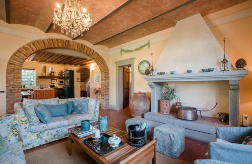 Orentano Villa | Wonderful private villa for 12 people with WIFI, private pool, A/C, TV and panoramic view