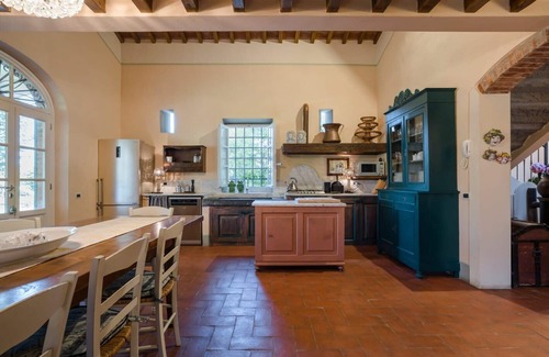 Orentano Villa | Wonderful private villa for 12 people with WIFI, private pool, A/C, TV and panoramic view
